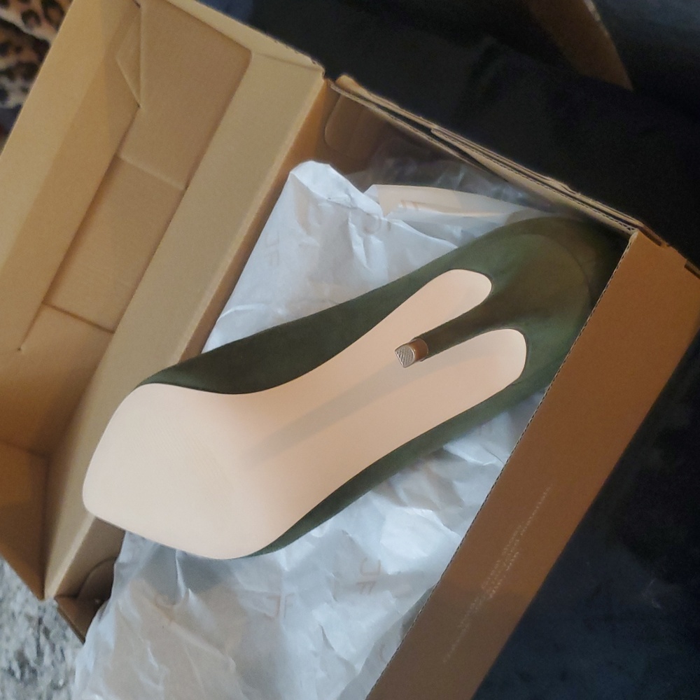 Fabletics Suede Stiletto Pointed heels - Picture 6 of 7